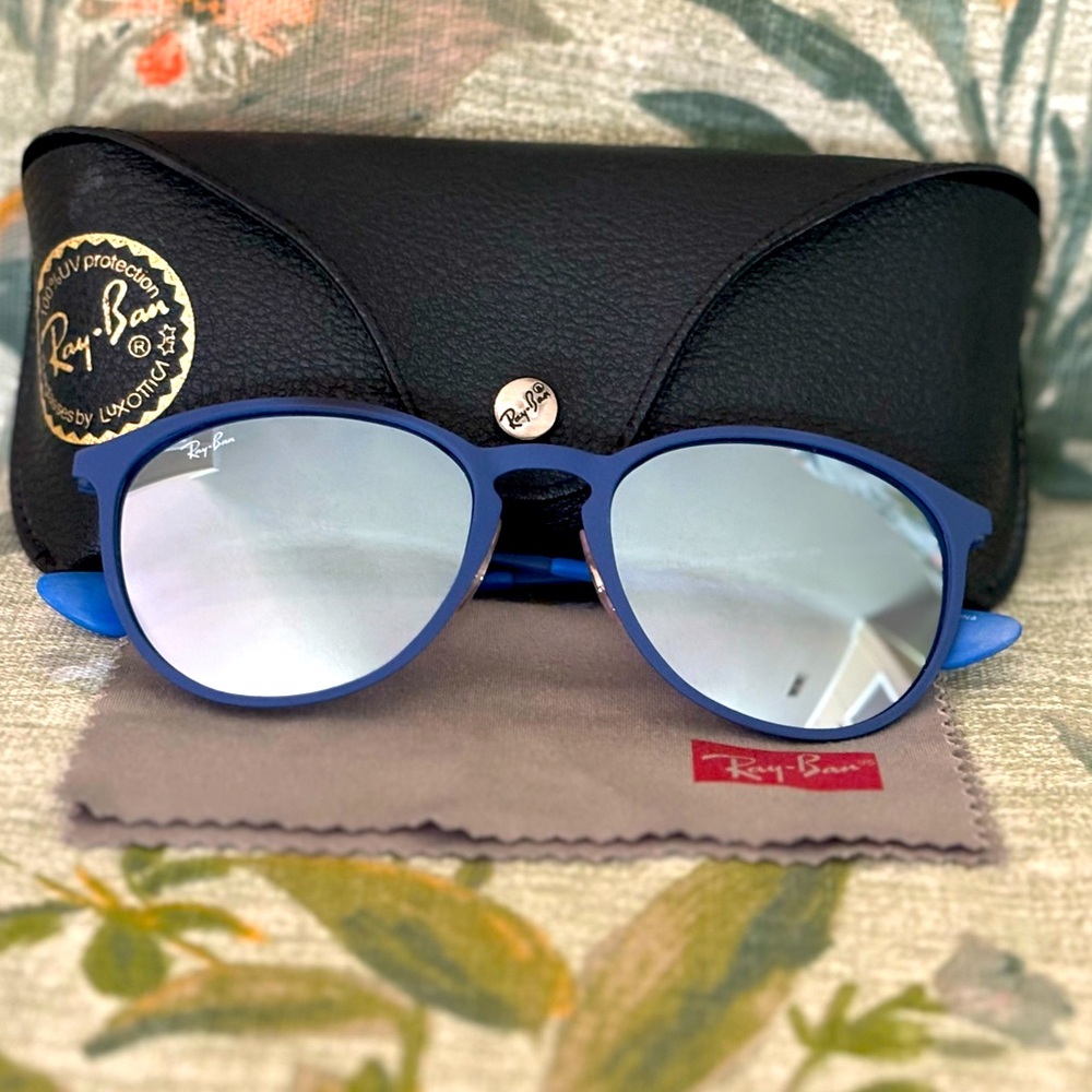 Erika Grey Mirror Metal Sunglasses
Item No. RB3539 90221U 54
